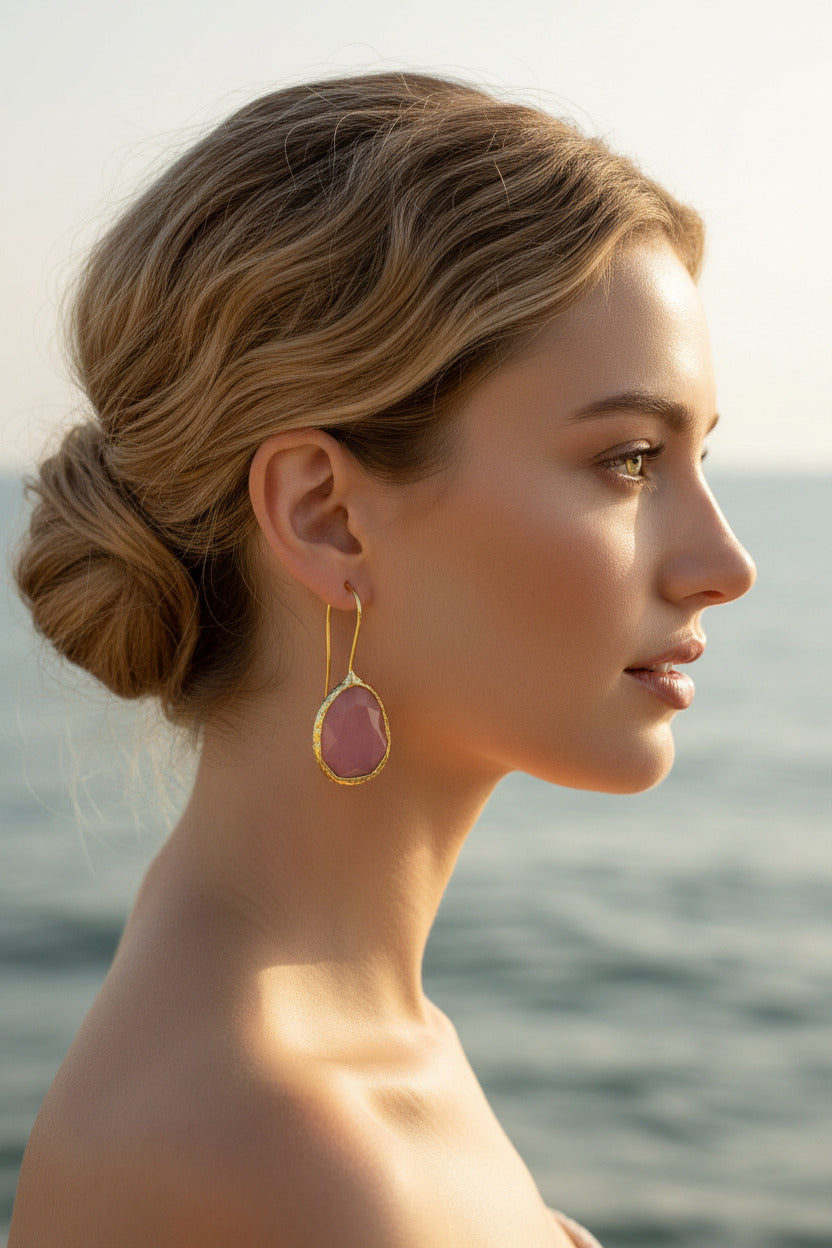 Boucles d'oreilles œil-de-chat en pierre rose