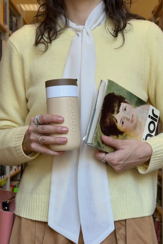 Dopper Travel Mug thermosbeker 300 ml Earthy Brown - originele sfeerfoto