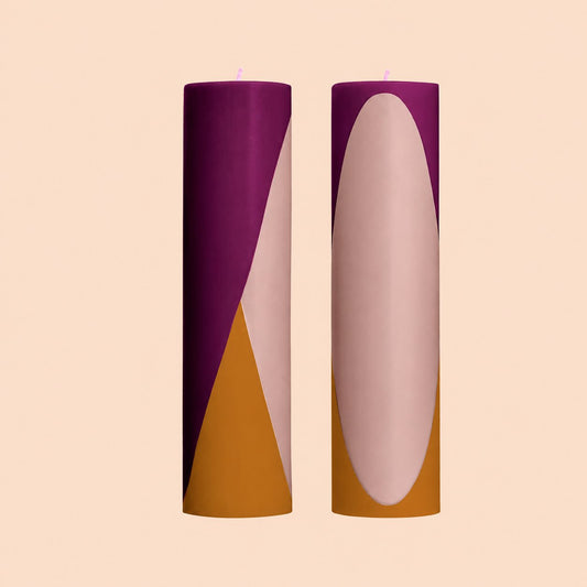 Originalhome Pillar Diagonal Tall Earthy Plum - extra aanzicht op pastelachtergrond