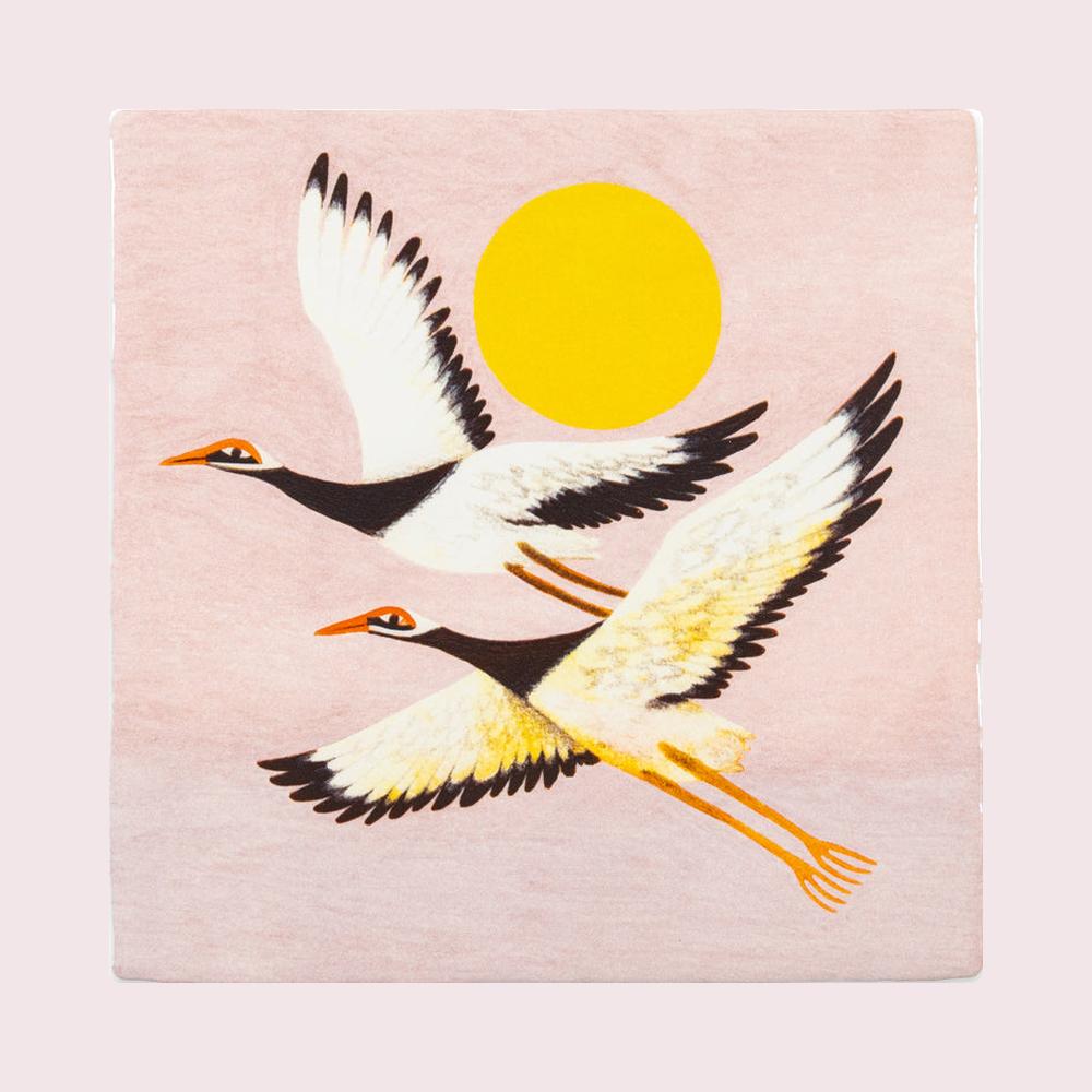 StoryTiles tegel If I had wings to fly – 10 × 10 cm op een egale pastelachtergrond