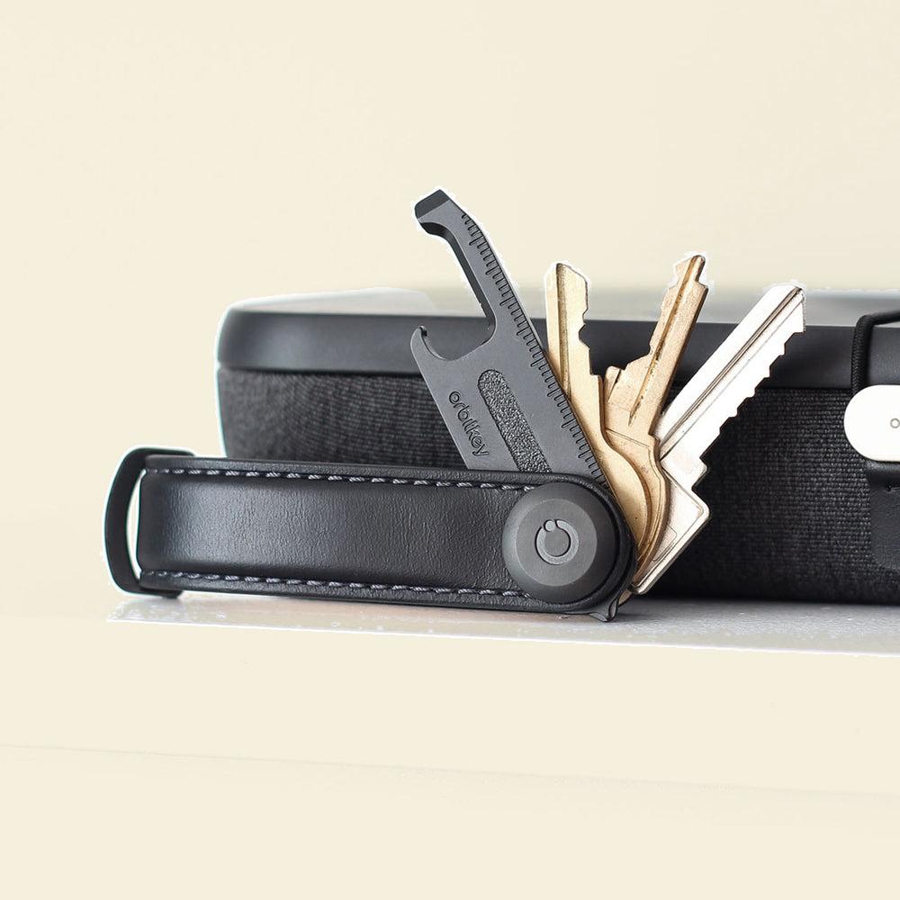 Orbitkey Key Organiser Leather Black met zwart stiksel