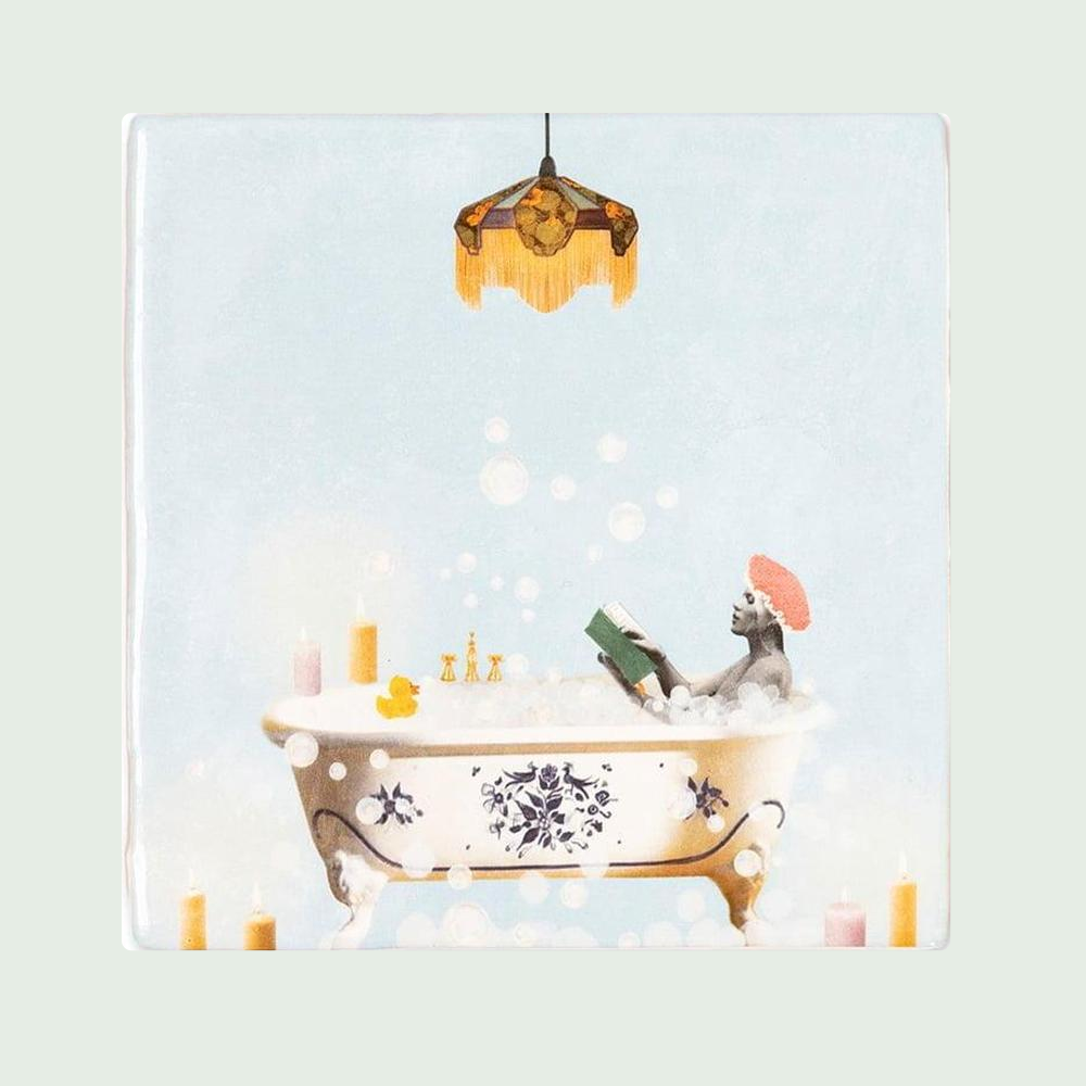 StoryTiles Badderen tegel – 10 × 10 cm op pastelachtergrond