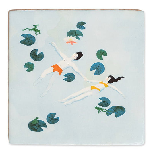 StoryTiles-tegeltje met twee mensen hand in hand in het water