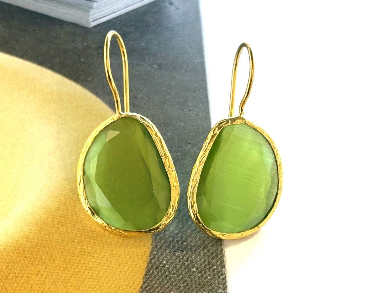 Chic Le Freak Cateye oorbellen - groen in groen