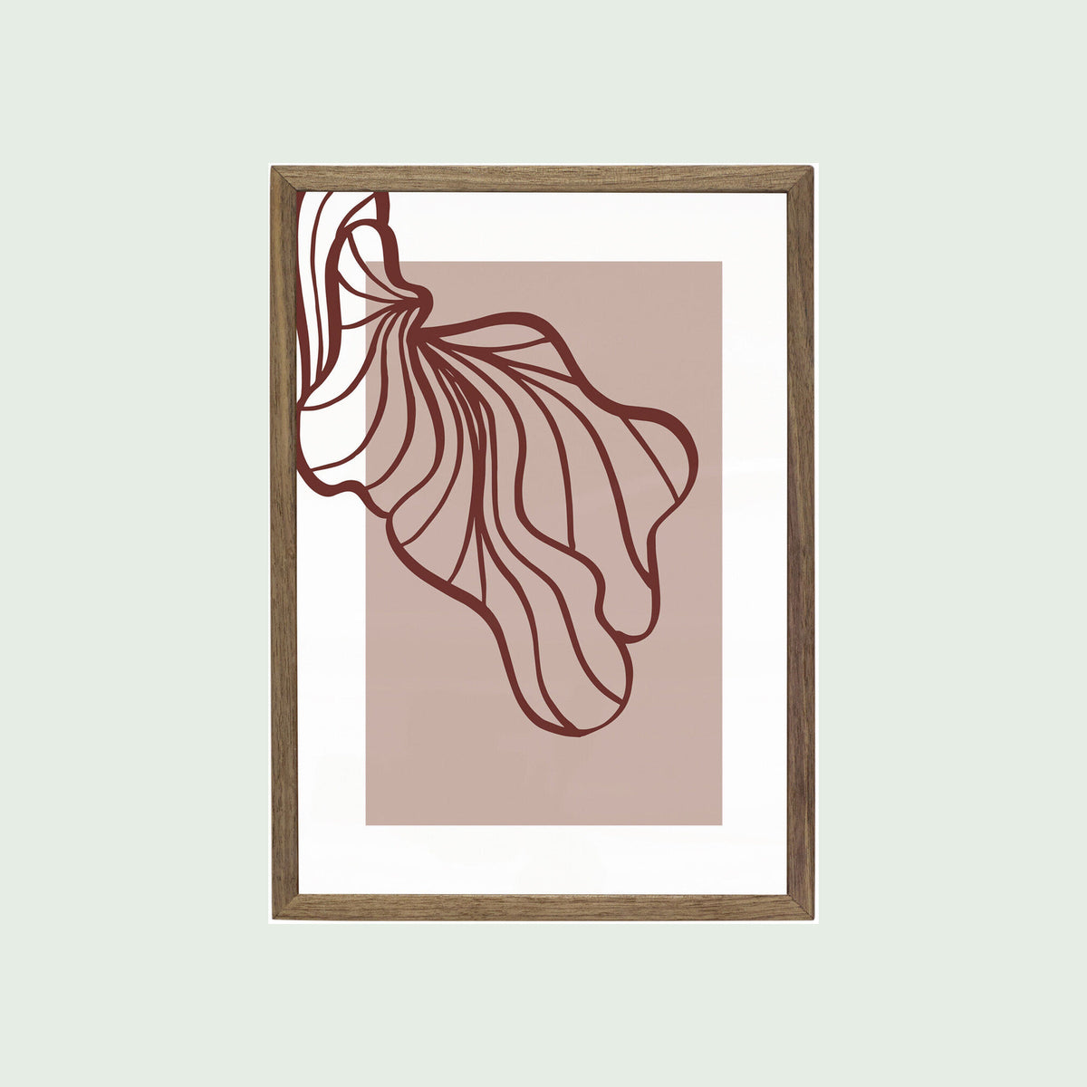 Hübsch Made fotolijst walnut op saliegroene pastelachtergrond