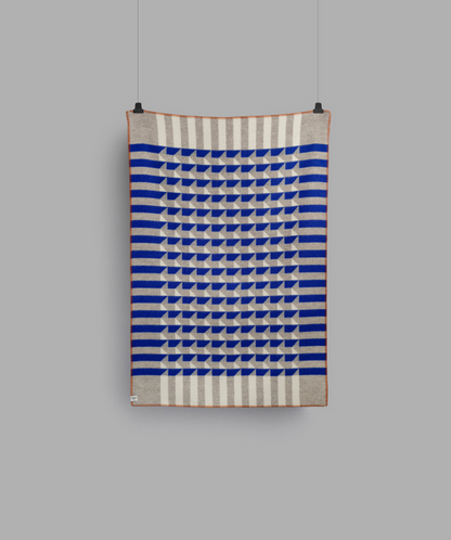 Kvam Blue Throw 200 x 135
