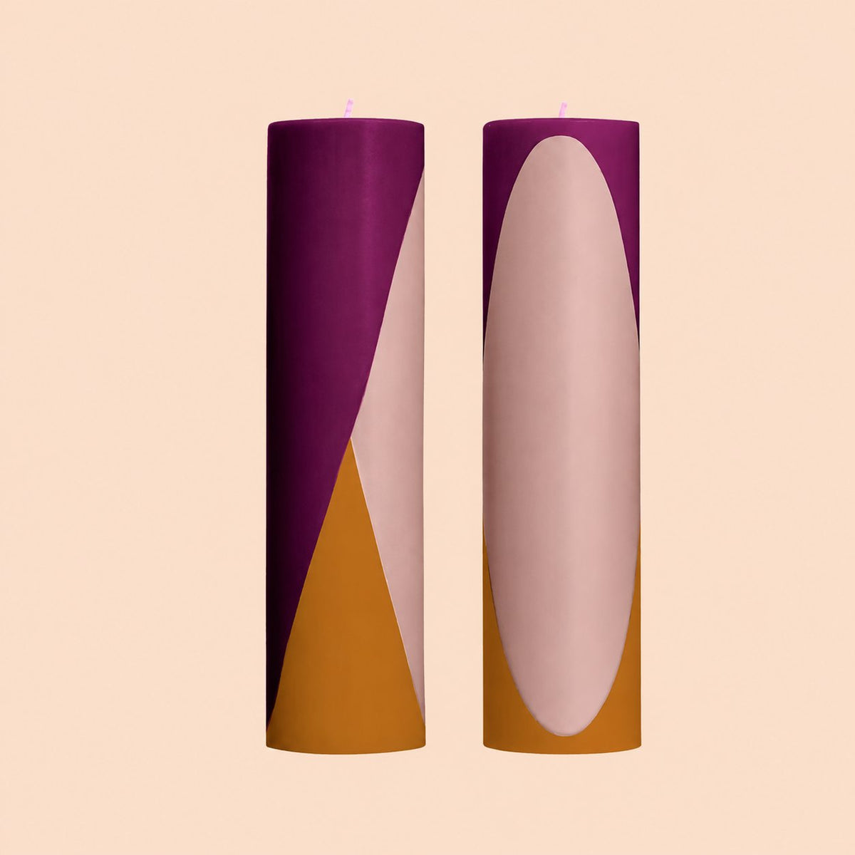 Originalhome Pillar Diagonal Tall Earthy Plum - extra aanzicht op pastelachtergrond