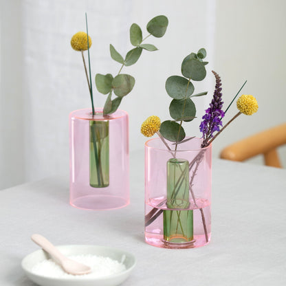 Block Design Reversible vaas klein roze/groen sfeerbeeld