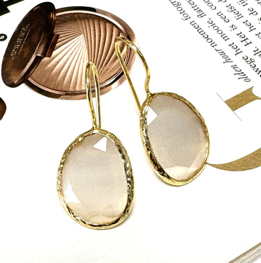 Chic Le Freak Cateye oorbellen - wit