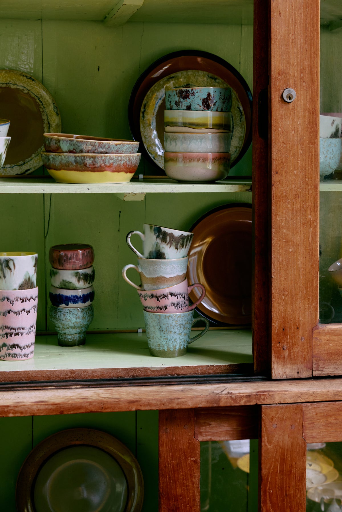 HKLIVING 70s Ceramics cappuccinomokken Dada – set van 4 – sfeerfoto