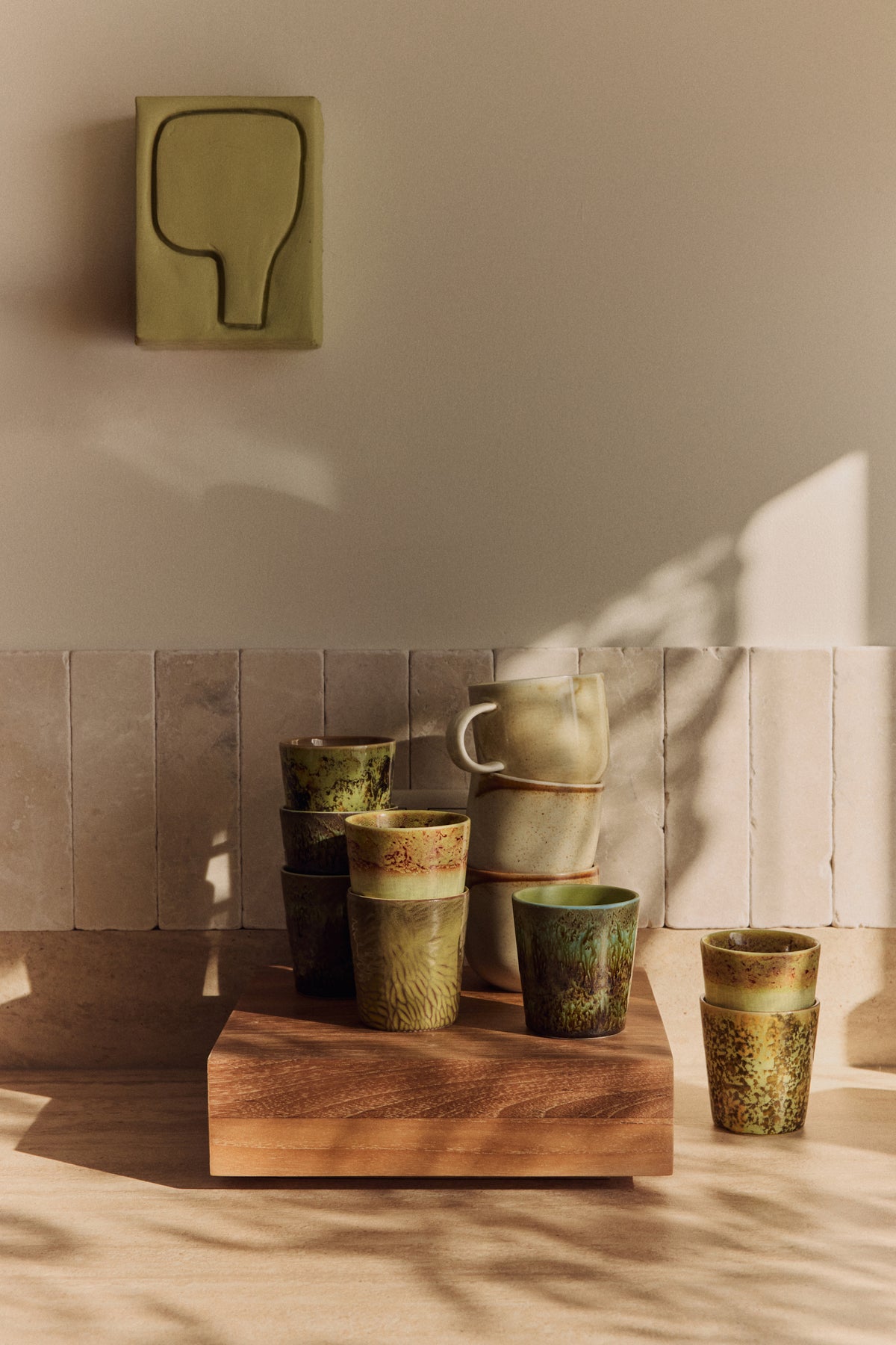 HKLIVING 70s Ceramics Van Gogh koffiemokken Sunflowers – set van 2 – sfeerfoto