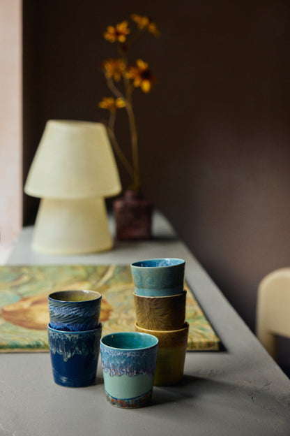 HKLIVING 70s Ceramics Van Gogh koffiemokken Self Portrait – set van 2 – sfeerfoto