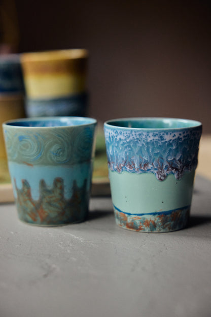 HKLIVING 70s Ceramics Van Gogh koffiemokken Self Portrait – set van 2 – sfeerfoto