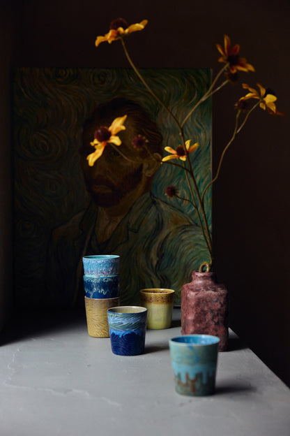 HKLIVING 70s Ceramics Van Gogh koffiemokken Starry Night – set van 2 – sfeerfoto