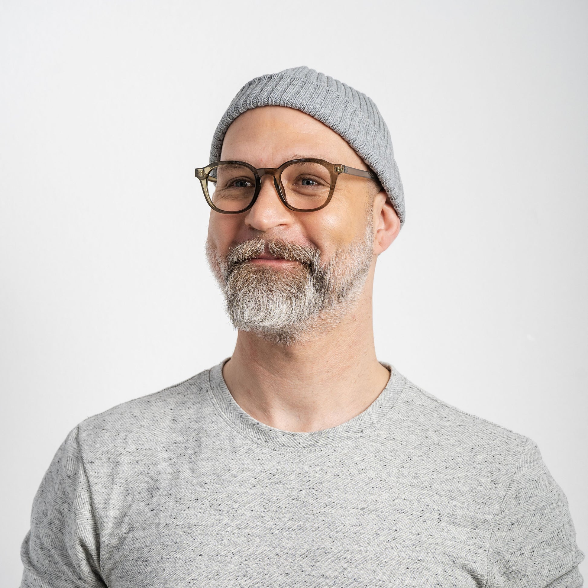 Monkeyglasses Darby gedragen
