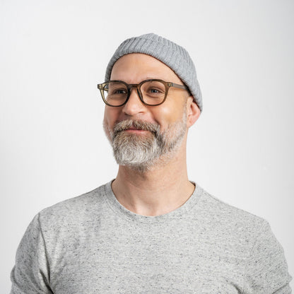 Monkeyglasses Darby gedragen