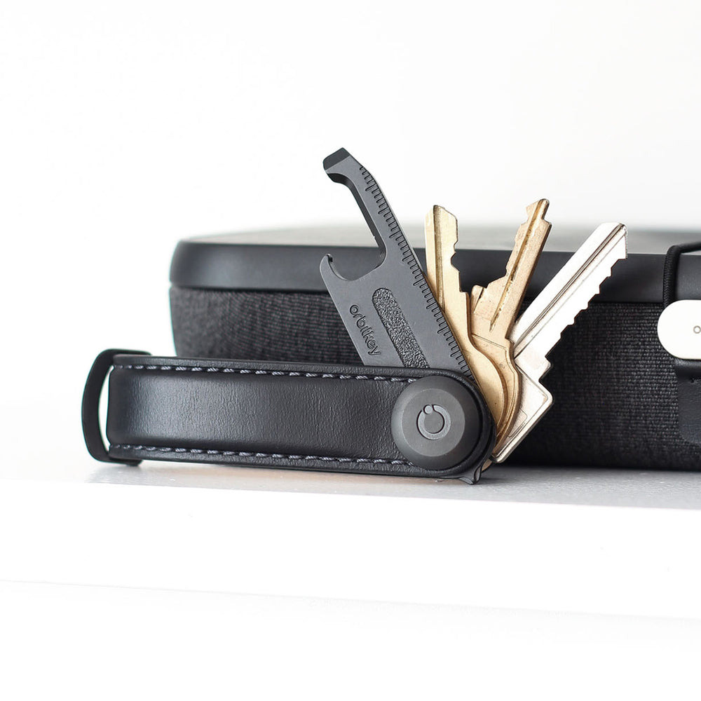 Orbitkey Key Organiser Leather Black met zwart stiksel