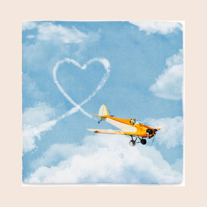 A loving expression op een egale pastelachtergrond
