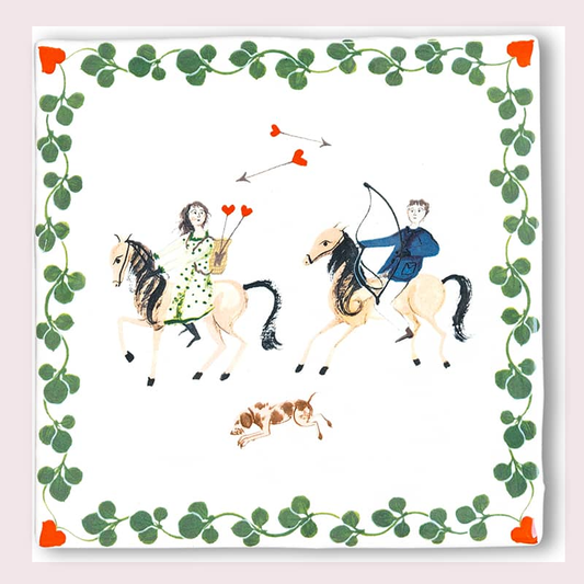 Chasing Love tegen een zachte pastelachtergrond (poederroze)