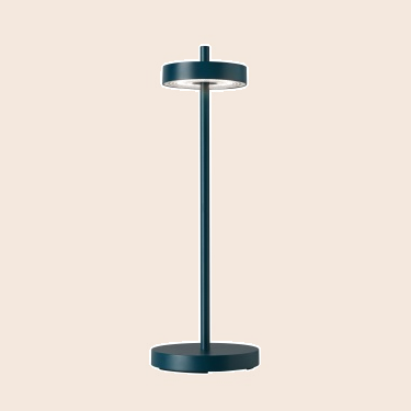 ESSENCE - Buitenlamp, Oceaanblauw tegen een zachte pastelachtergrond (perzik)