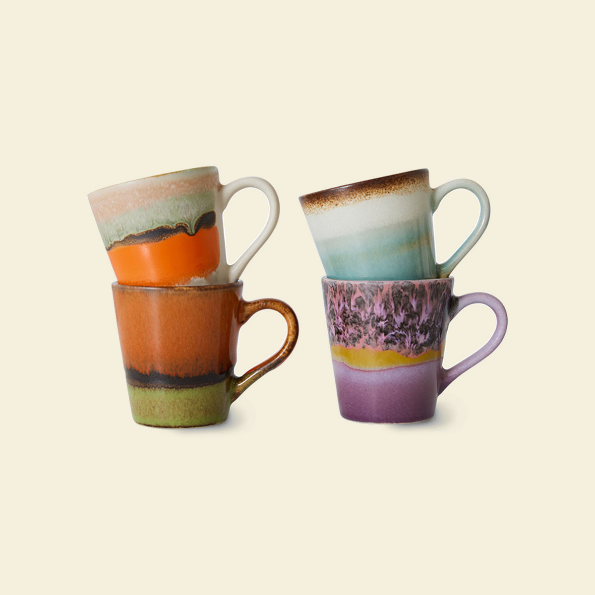 HKLiving 70s Ceramics espressomokken Retro – set van 4 tegen een zachte pastelachtergrond (botergeel)