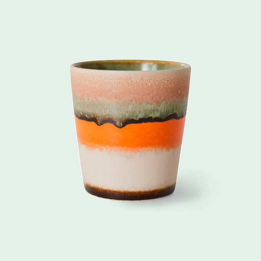 HKLiving 70s Ceramics koffiemok Burst tegen een zachte pastelachtergrond (mint)