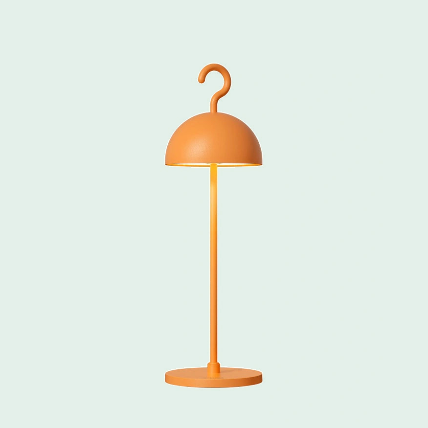 HOOK (Buiten)lamp tegen een zachte pastelachtergrond (mint)