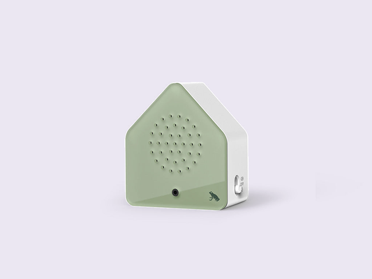 Relaxound Satellitebox Tree Frog Classic tegen een zachte pastelachtergrond (lila)