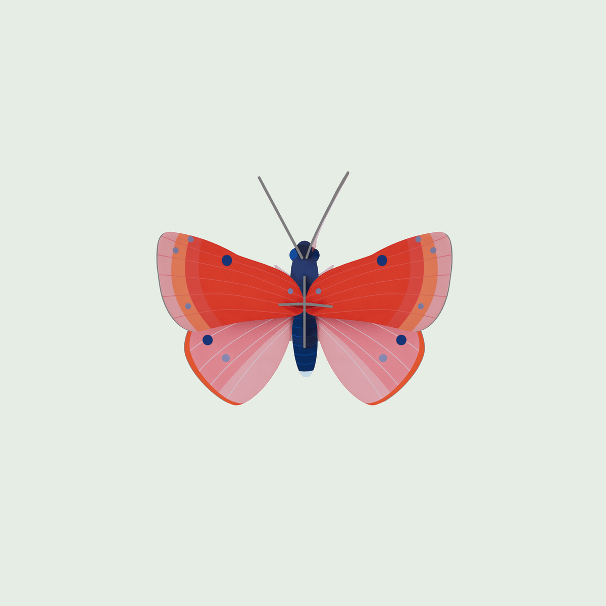 Studio Roof Speckled Copper Butterfly tegen een zachte pastelachtergrond (saliegroen)
