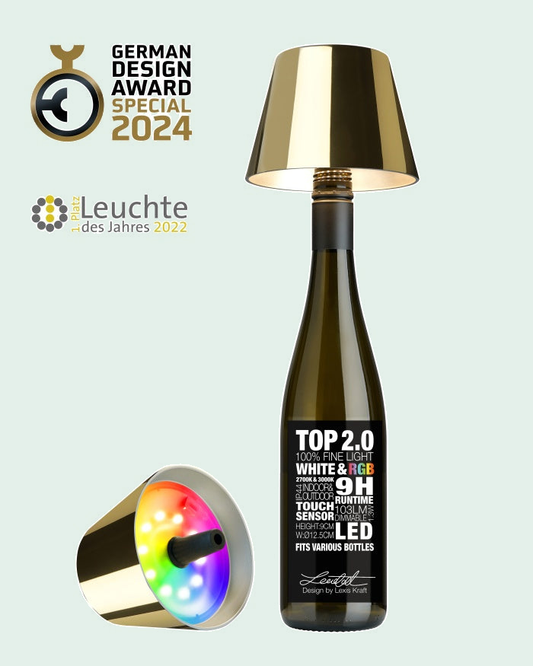 Sompex TOP 2.0 oplaadbare flessenlamp – Goud tegen een zachte pastelachtergrond (mint)