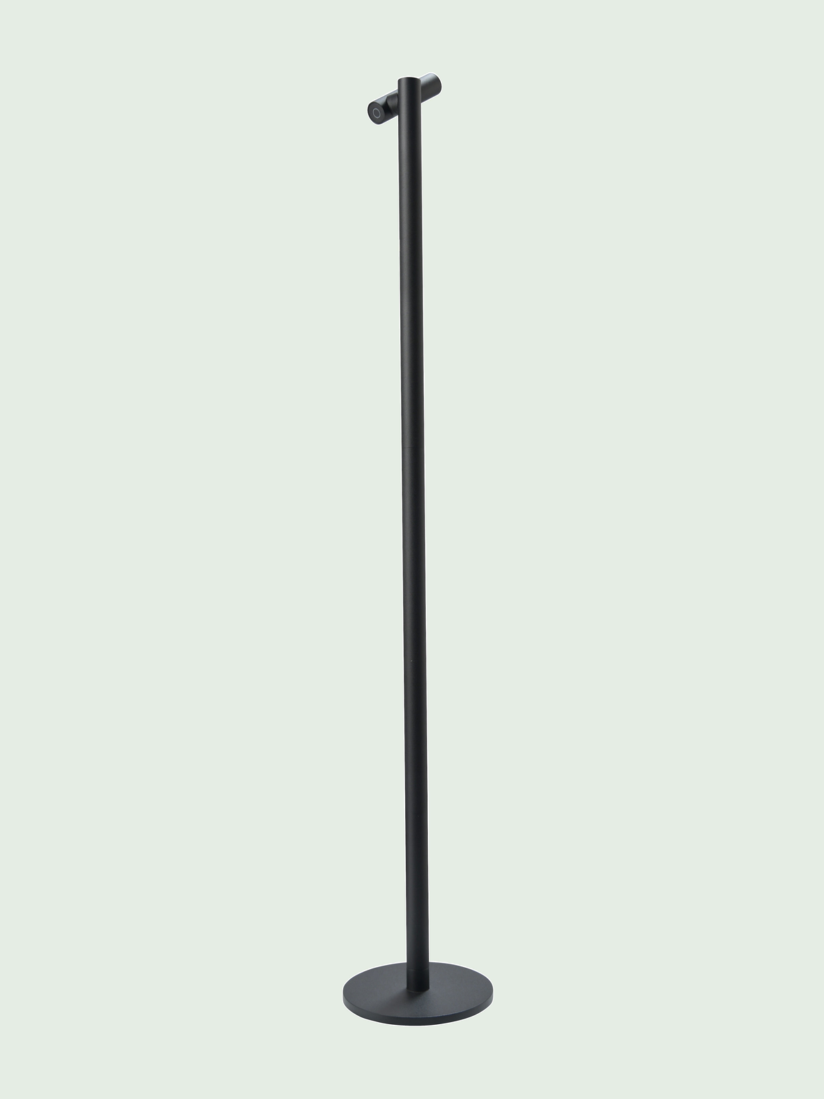 Tubo vloerlamp/acculamp- 120cm - voor binnen/buiten / indoor/ outdoor - snoerloos - zwart tegen een zachte pastelachtergrond (saliegroen)