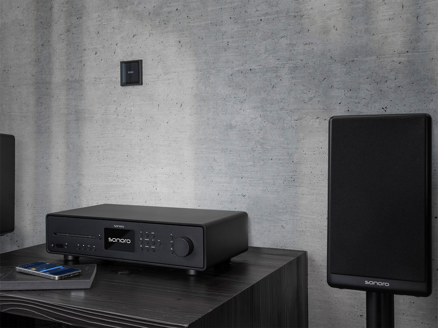 Sonoro AVATON geïntegreerd in een stijlvol smart home interieur