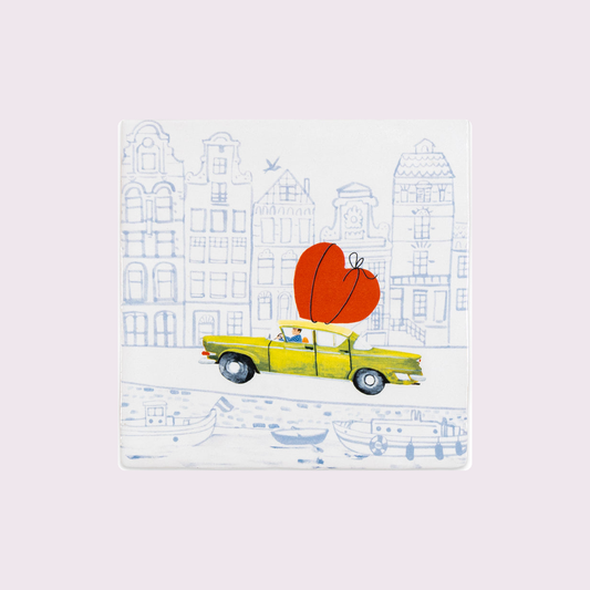 StoryTiles Love is on the way, keramische tegel 10 x 10 cm op zachte pastelachtergrond