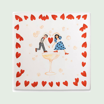 Proost op de liefde op pastelachtergrond