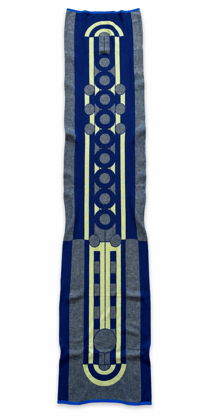 Wolvis Gunta maxi matcha – blauwe zijde, vrijstaand op wit